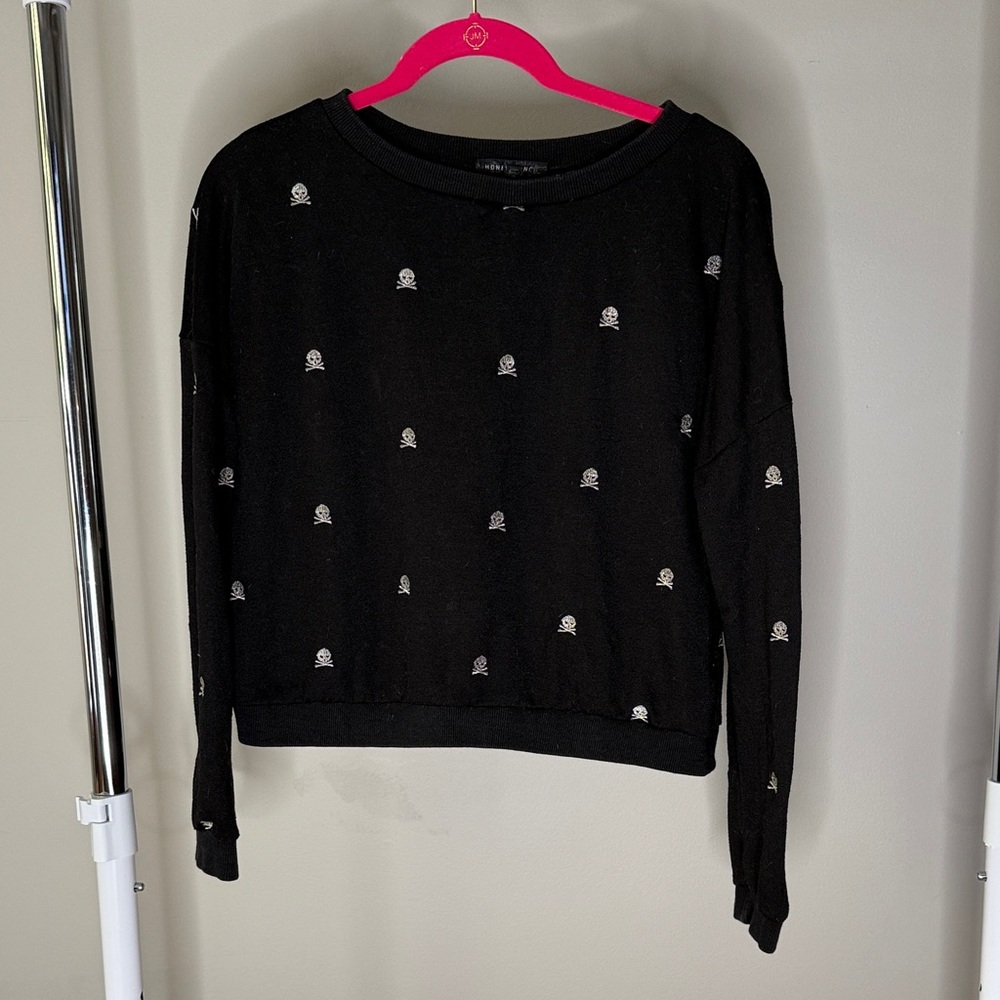 Honey Punch Black Skull Print Sweater Top